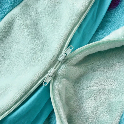 Soft inner lining and zipper